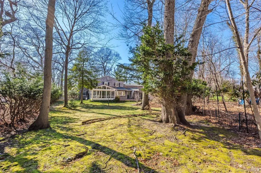 91 Quaker Path Stony Brook NY 11790