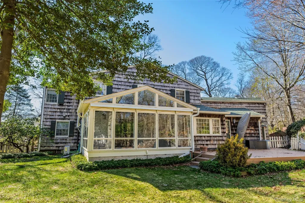 91 Quaker Path Stony Brook NY 11790