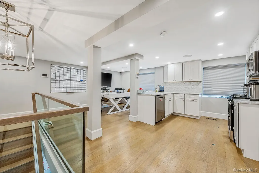 88 Windsor Avenue Mineola NY 11501