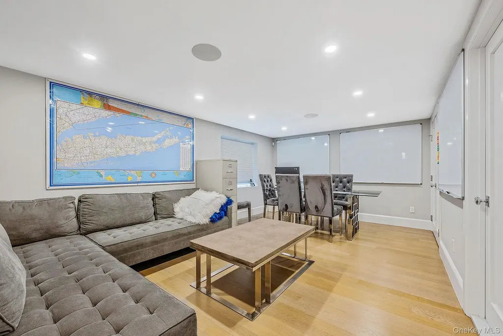88 Windsor Avenue Mineola NY 11501