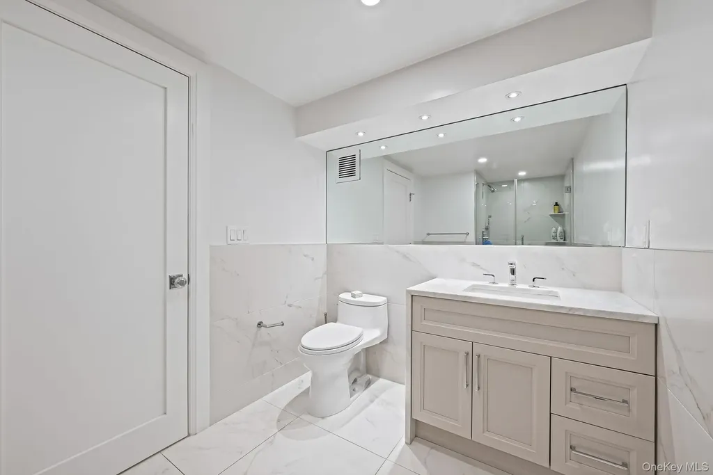 88 Windsor Avenue Mineola NY 11501