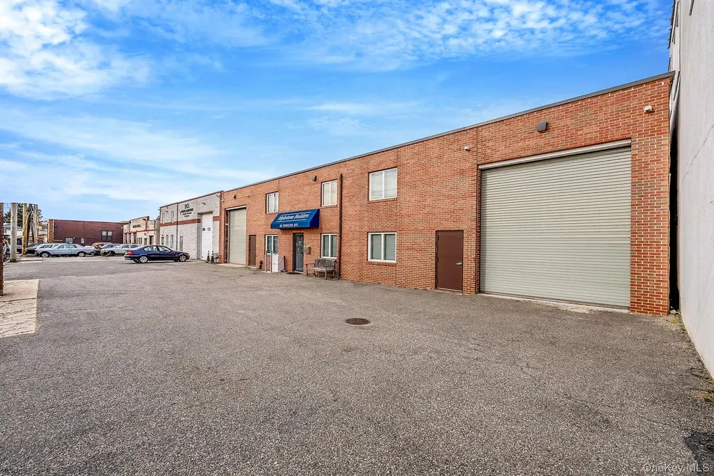 88 Windsor Avenue Mineola NY 11501