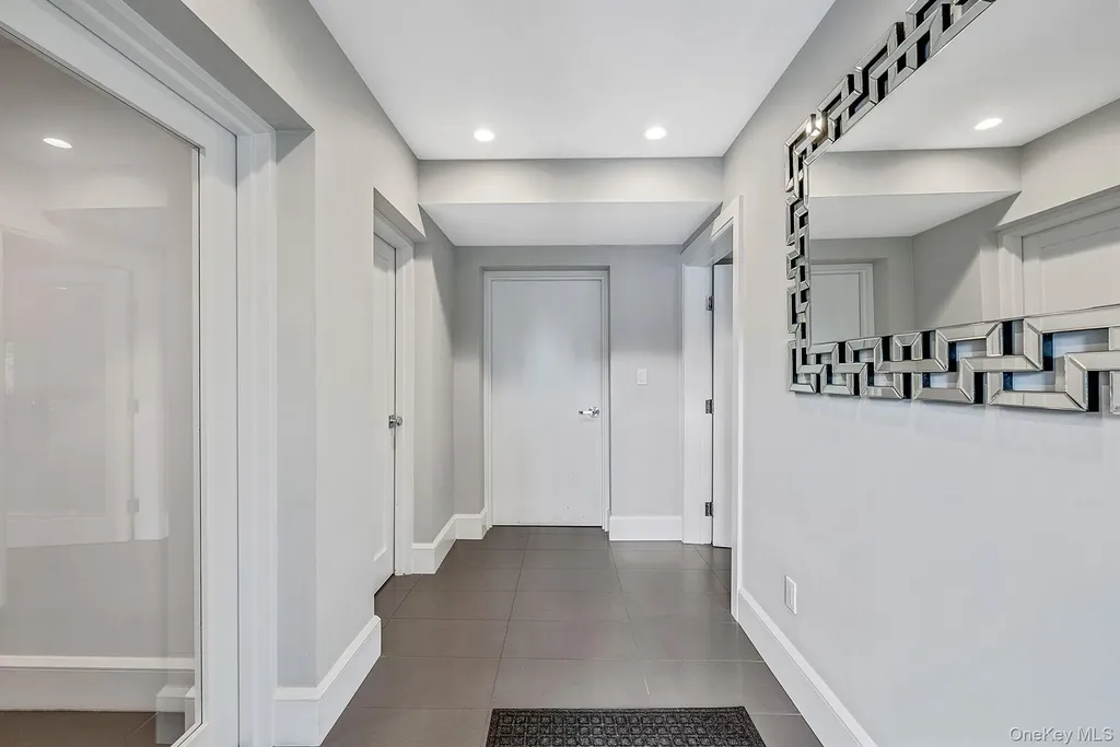 88 Windsor Avenue Mineola NY 11501