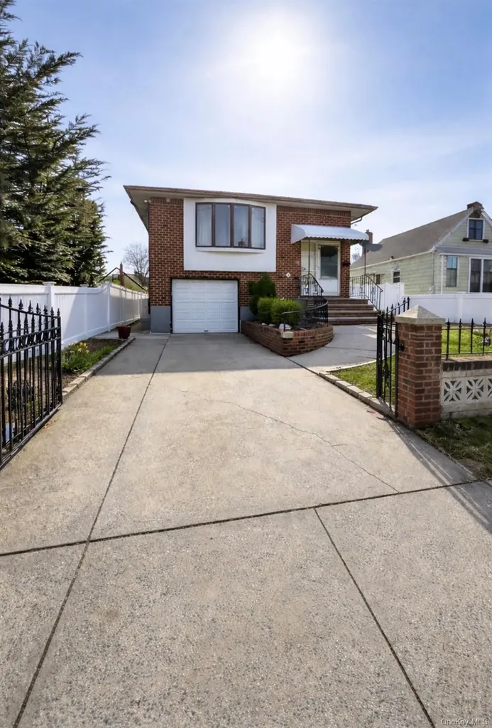 15 Belmont Blvd Boulevard Elmont NY 11003
