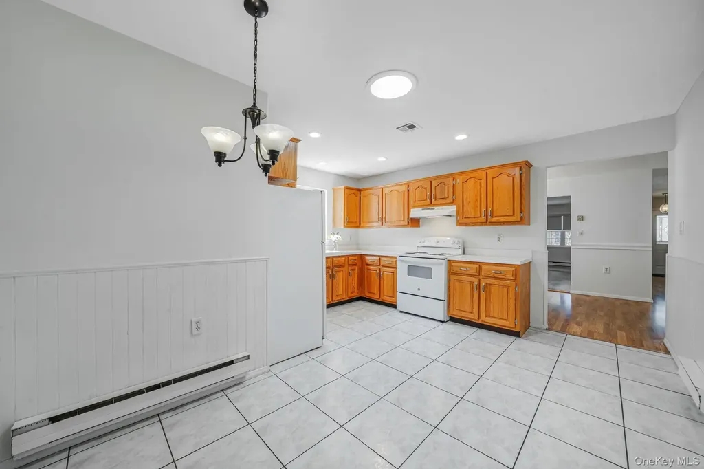 259 Edinburgh Drive Ridge NY 11961