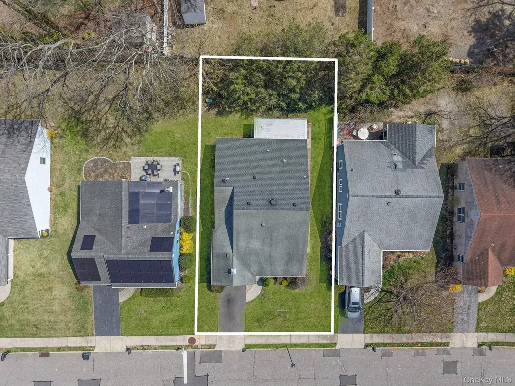 259 Edinburgh Drive Ridge NY 11961