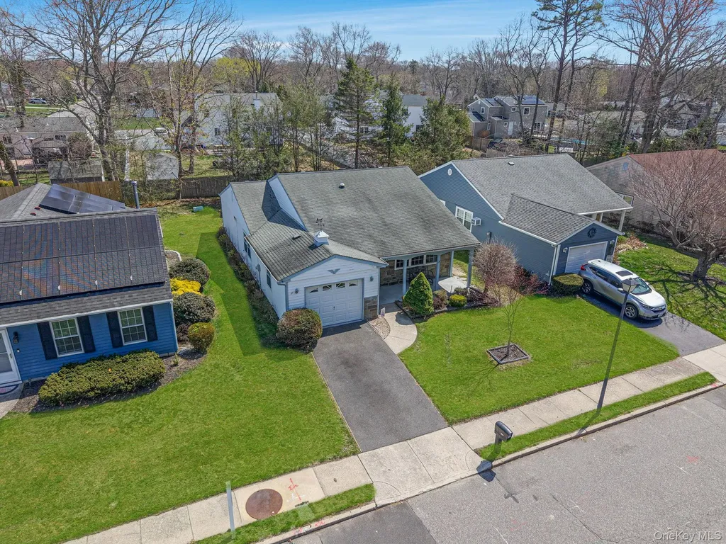259 Edinburgh Drive Ridge NY 11961