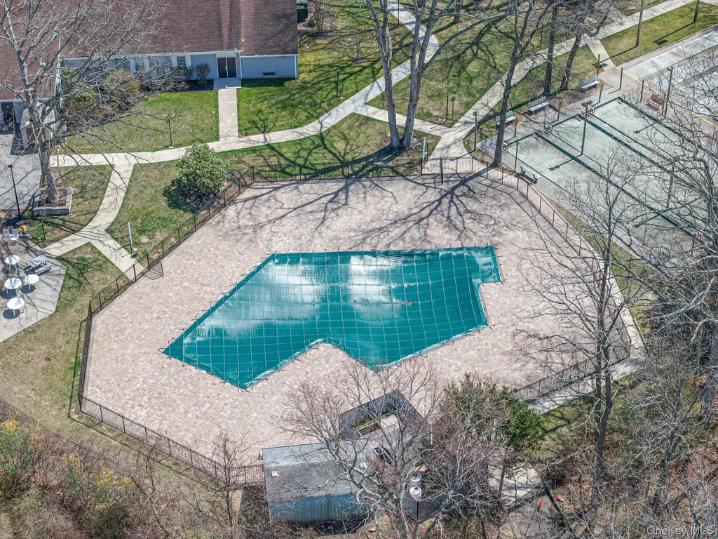 259 Edinburgh Drive Ridge NY 11961