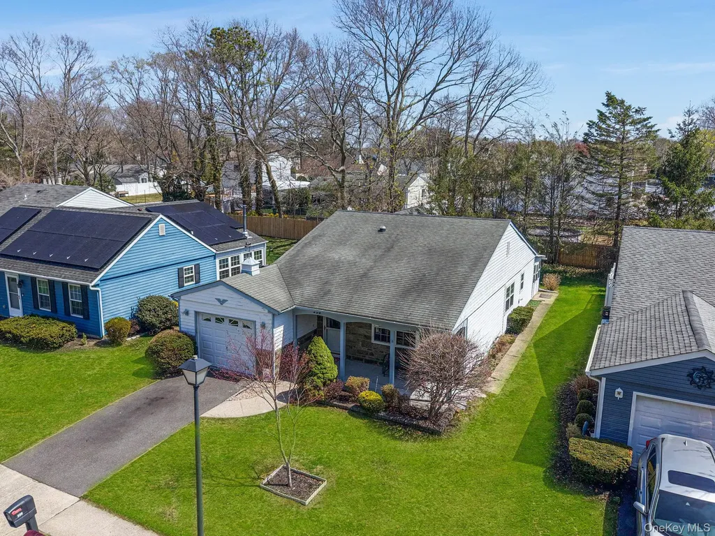 259 Edinburgh Drive Ridge NY 11961
