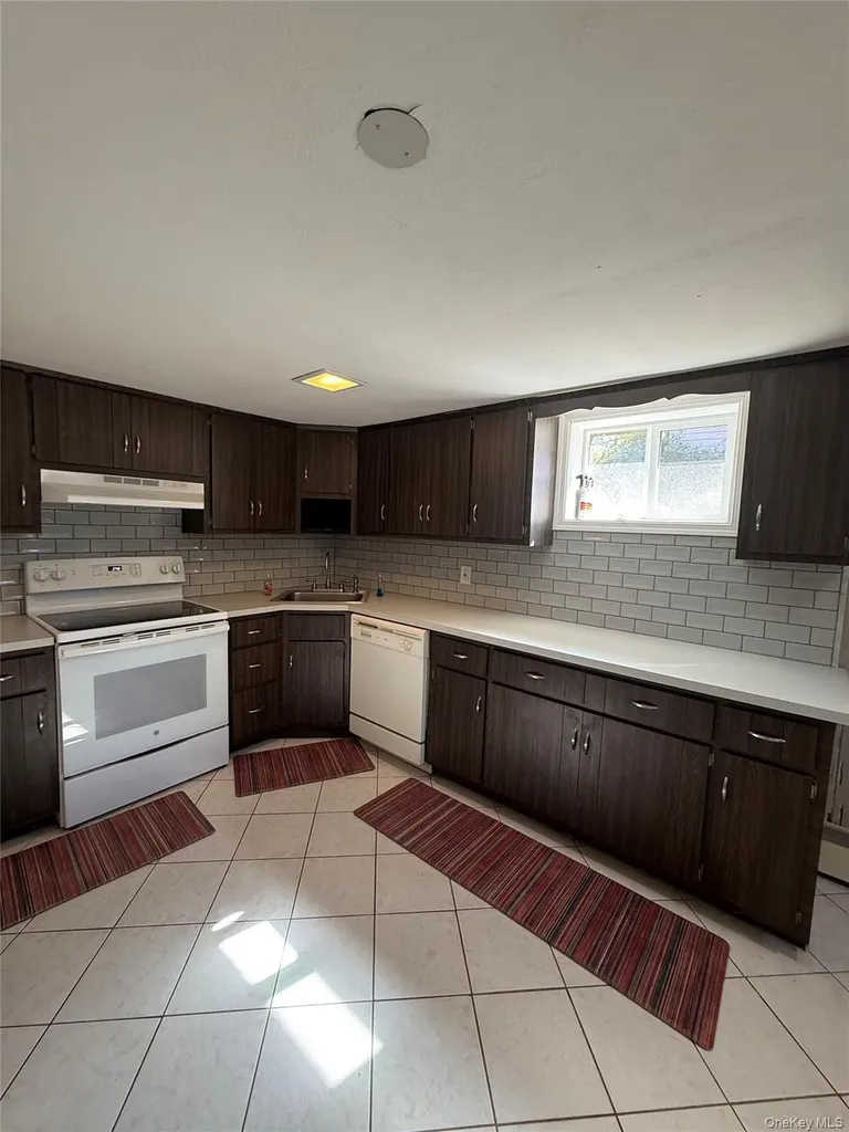 60 Wheatfield Lane Commack NY 11725