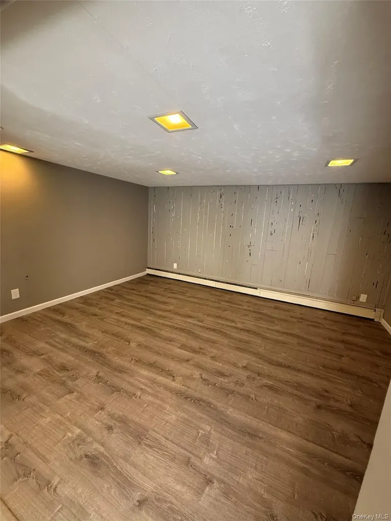 60 Wheatfield Lane Commack NY 11725