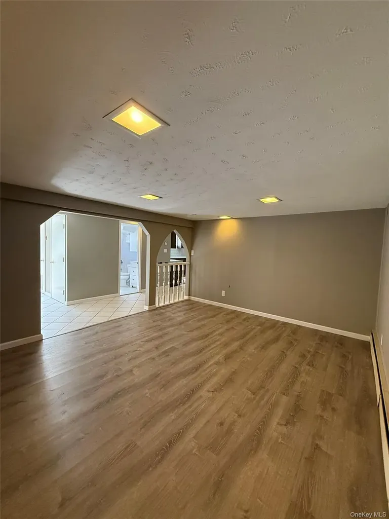 60 Wheatfield Lane Commack NY 11725