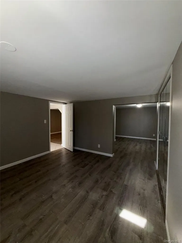 60 Wheatfield Lane Commack NY 11725