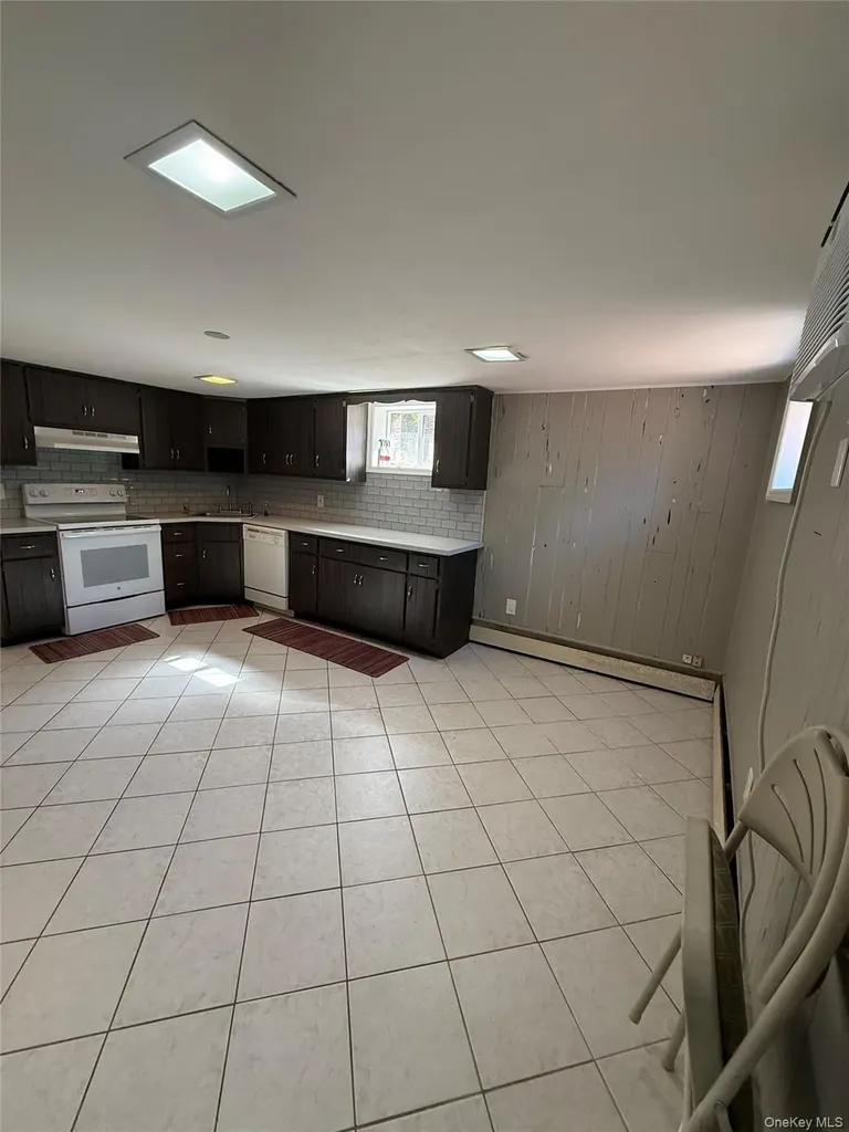 60 Wheatfield Lane Commack NY 11725