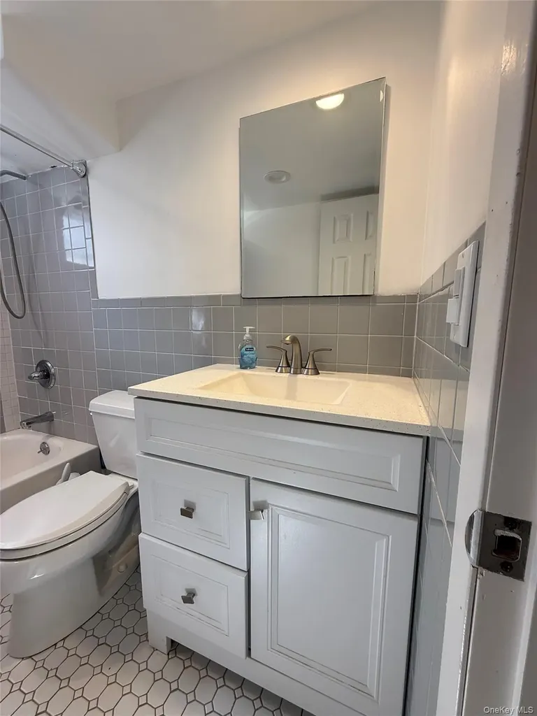 60 Wheatfield Lane Commack NY 11725