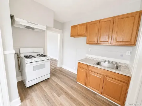 144 Mansion Street Poughkeepsie NY 12601