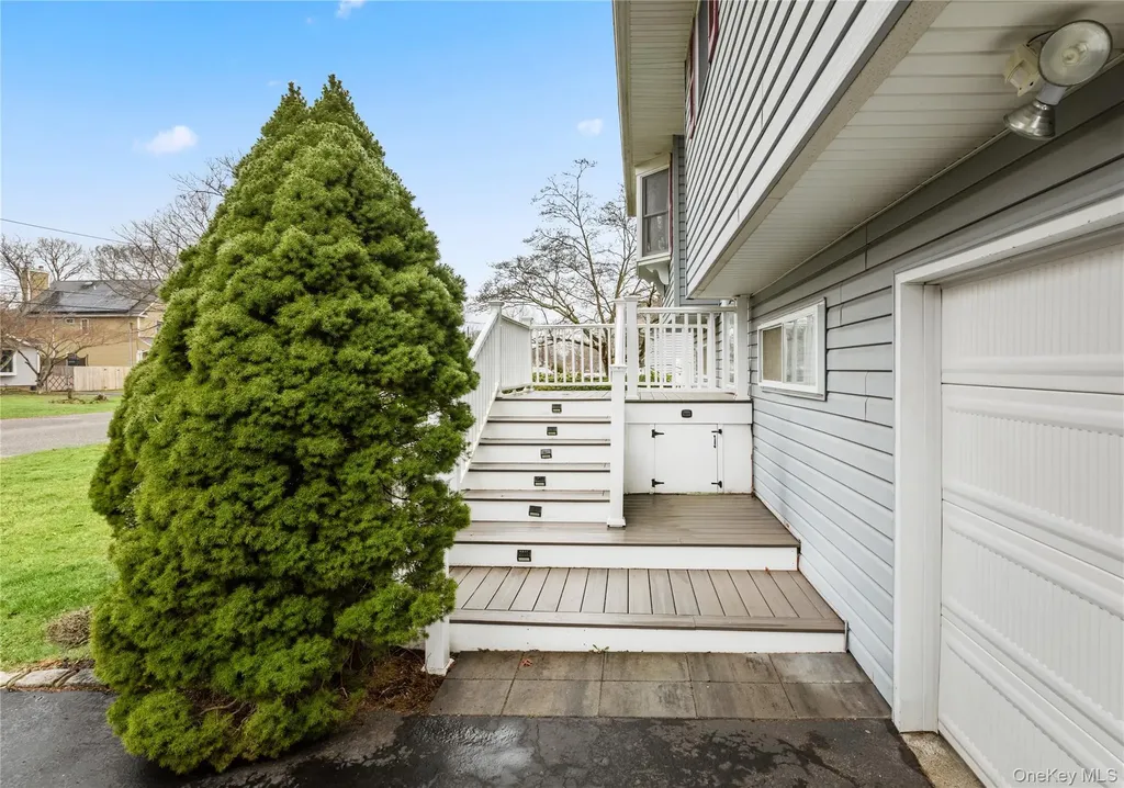 18 Brandywine Drive Mastic NY 11950