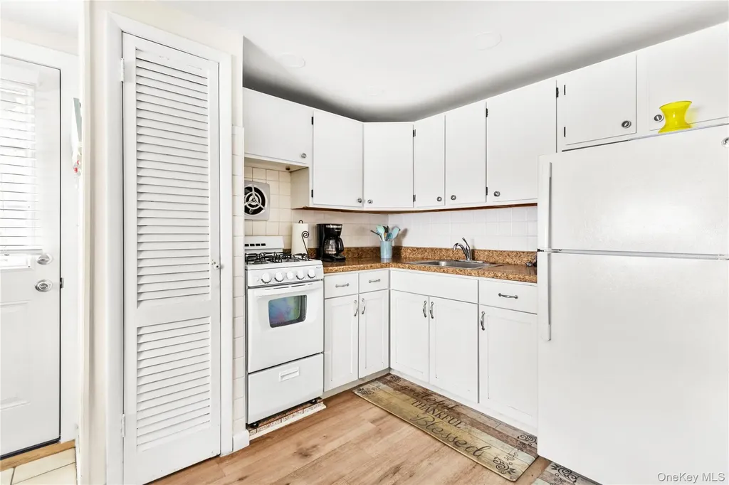 18 Brandywine Drive Mastic NY 11950
