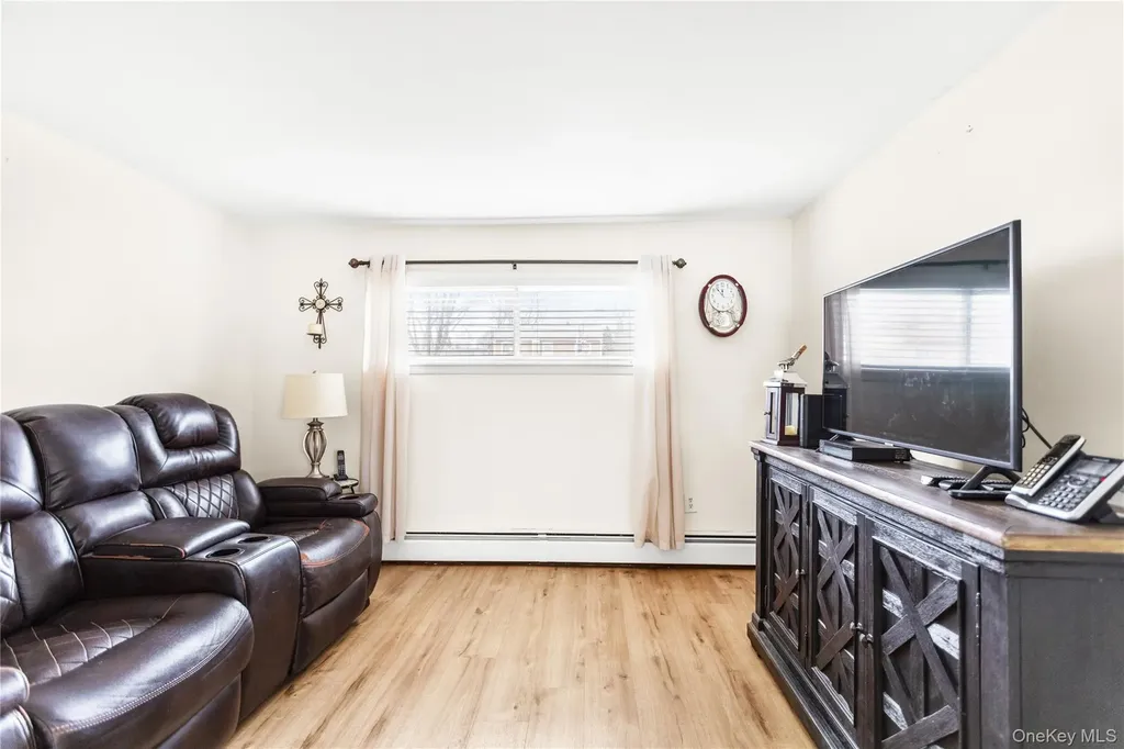 18 Brandywine Drive Mastic NY 11950