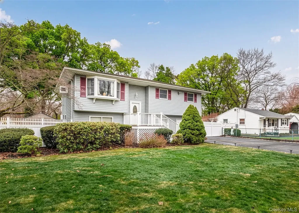 18 Brandywine Drive Mastic NY 11950