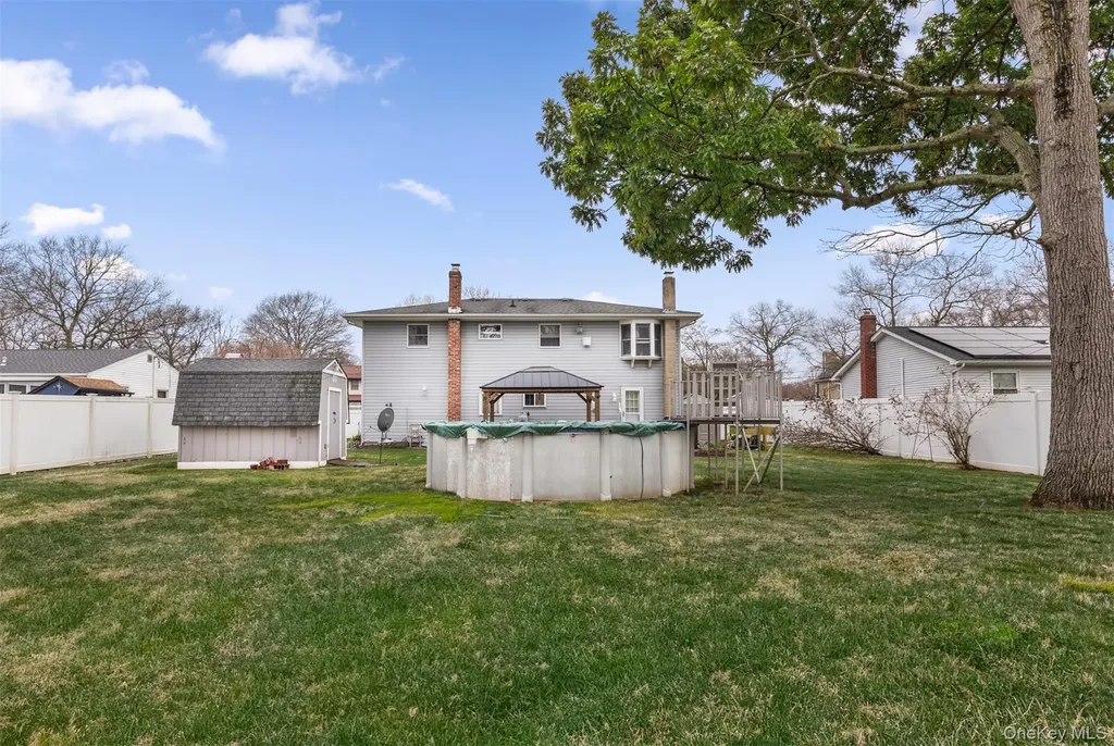 18 Brandywine Drive Mastic NY 11950