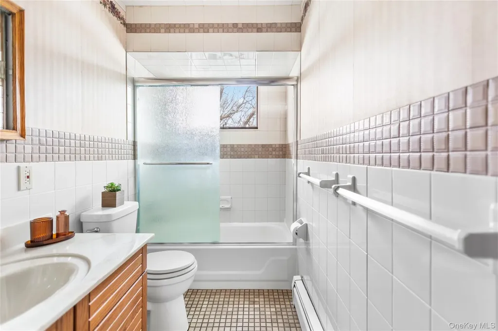 18 Brandywine Drive Mastic NY 11950
