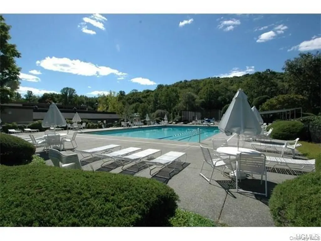 612 Heritage Hills Somers NY 10589