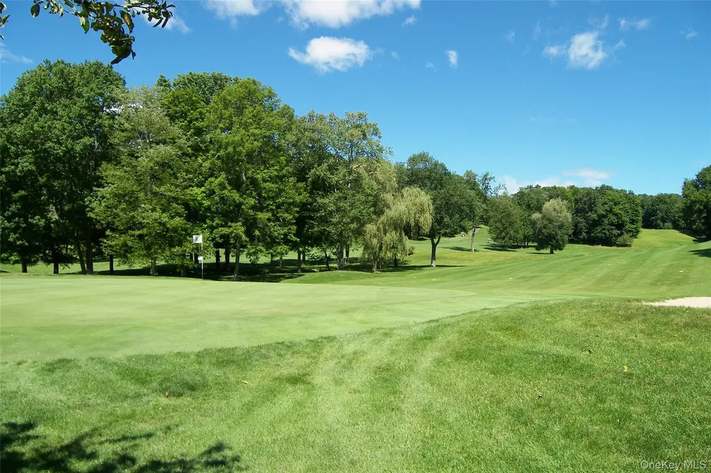 612 Heritage Hills Somers NY 10589