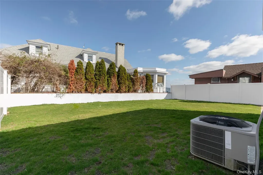 211 Bowne Street Bronx NY 10464