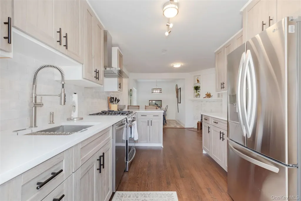 211 Bowne Street Bronx NY 10464