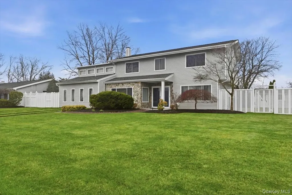 16 Seaway Drive Copiague NY 11726