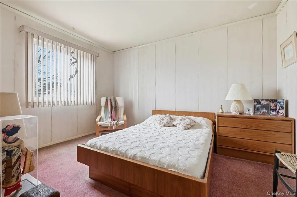 16 Seaway Drive Copiague NY 11726