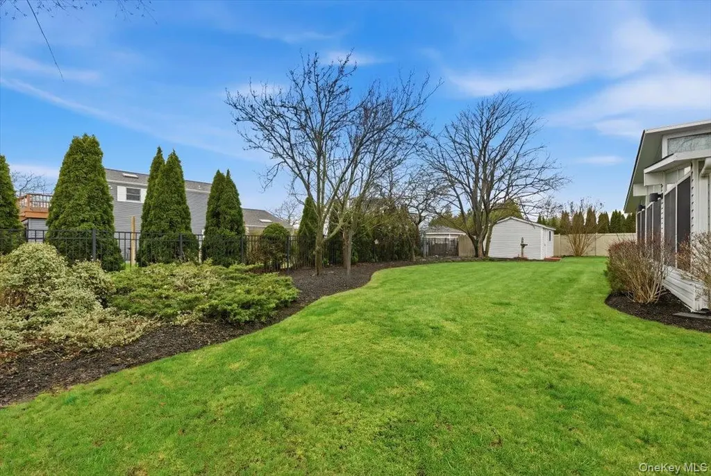 16 Seaway Drive Copiague NY 11726