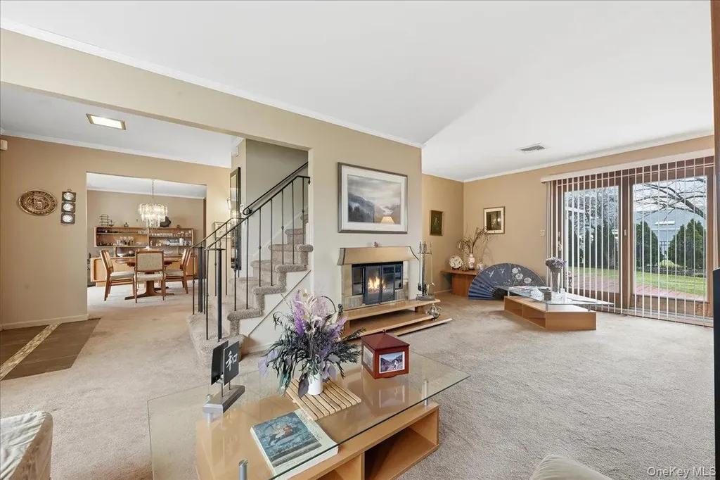 16 Seaway Drive Copiague NY 11726