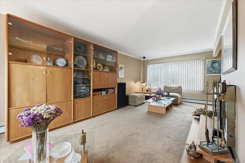 16 Seaway Drive Copiague NY 11726