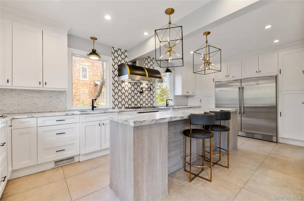 61 Margaret Avenue Lawrence NY 11559
