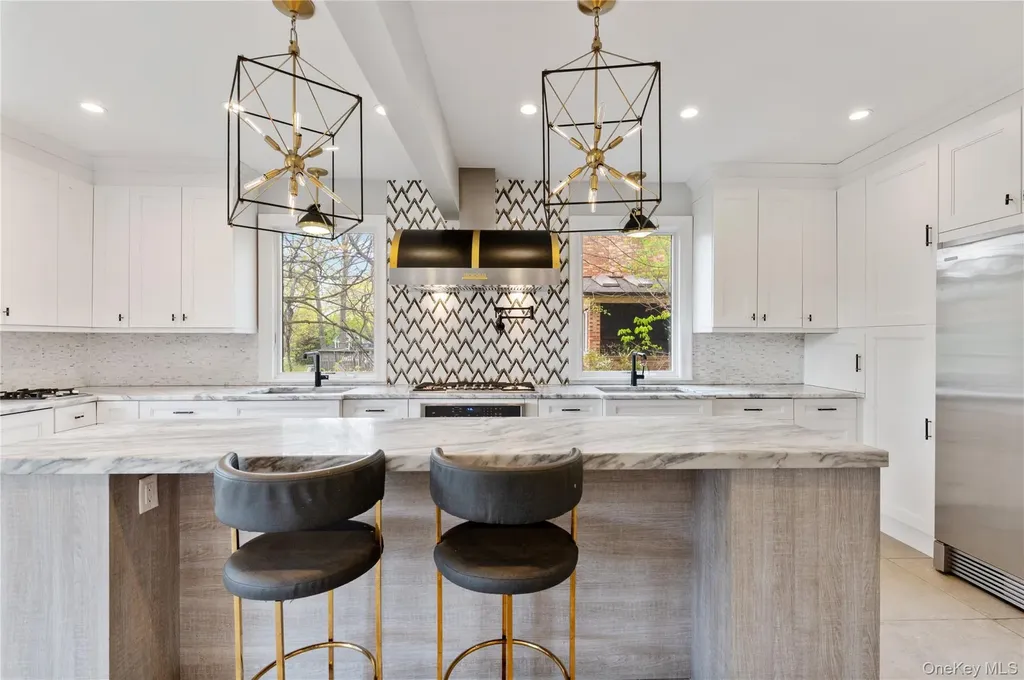61 Margaret Avenue Lawrence NY 11559