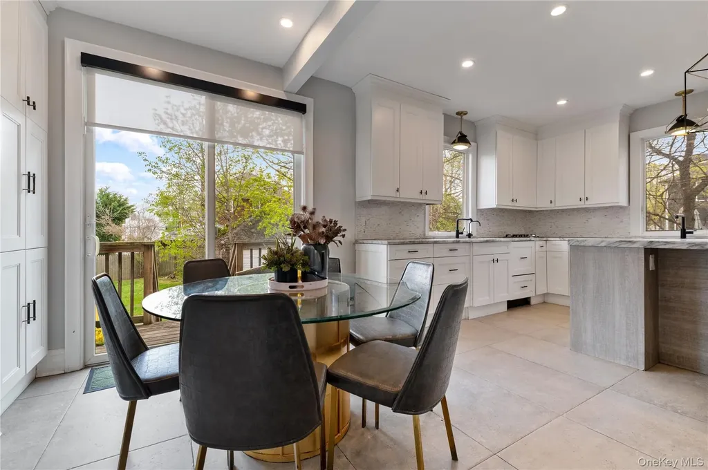 61 Margaret Avenue Lawrence NY 11559