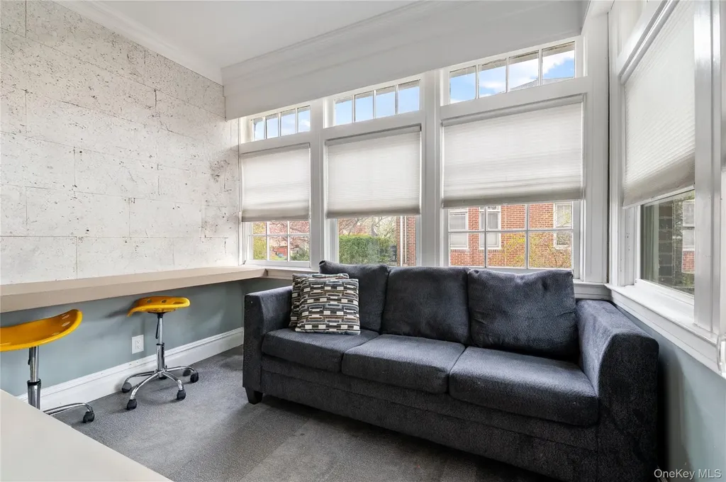 61 Margaret Avenue Lawrence NY 11559