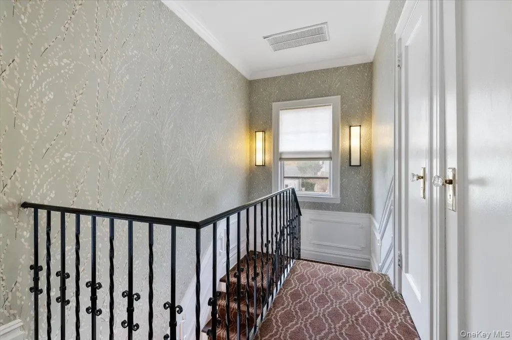61 Margaret Avenue Lawrence NY 11559