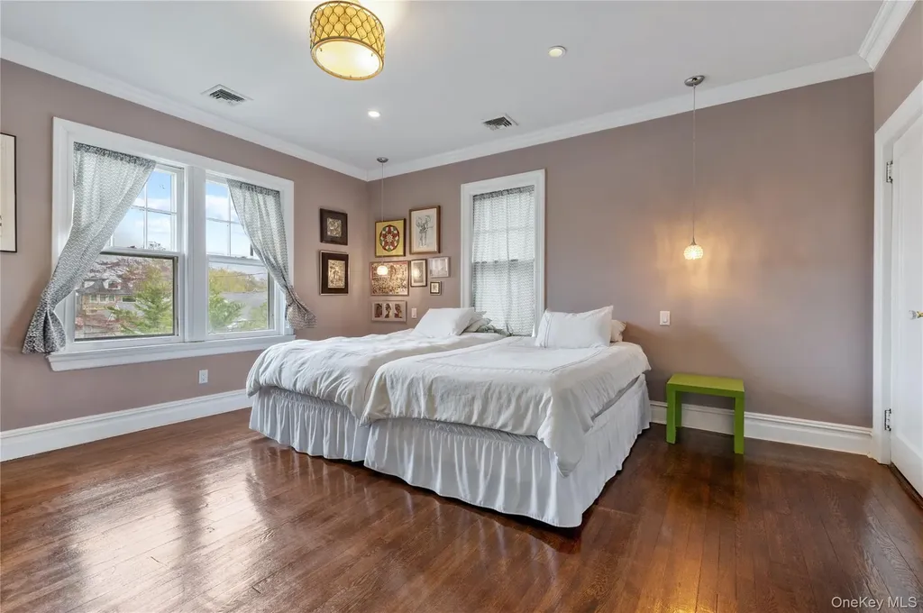 61 Margaret Avenue Lawrence NY 11559