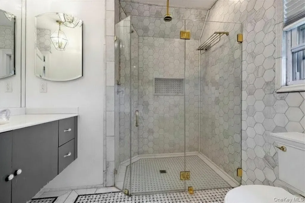 61 Margaret Avenue Lawrence NY 11559