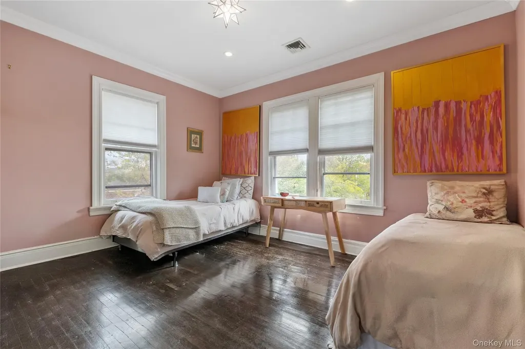 61 Margaret Avenue Lawrence NY 11559