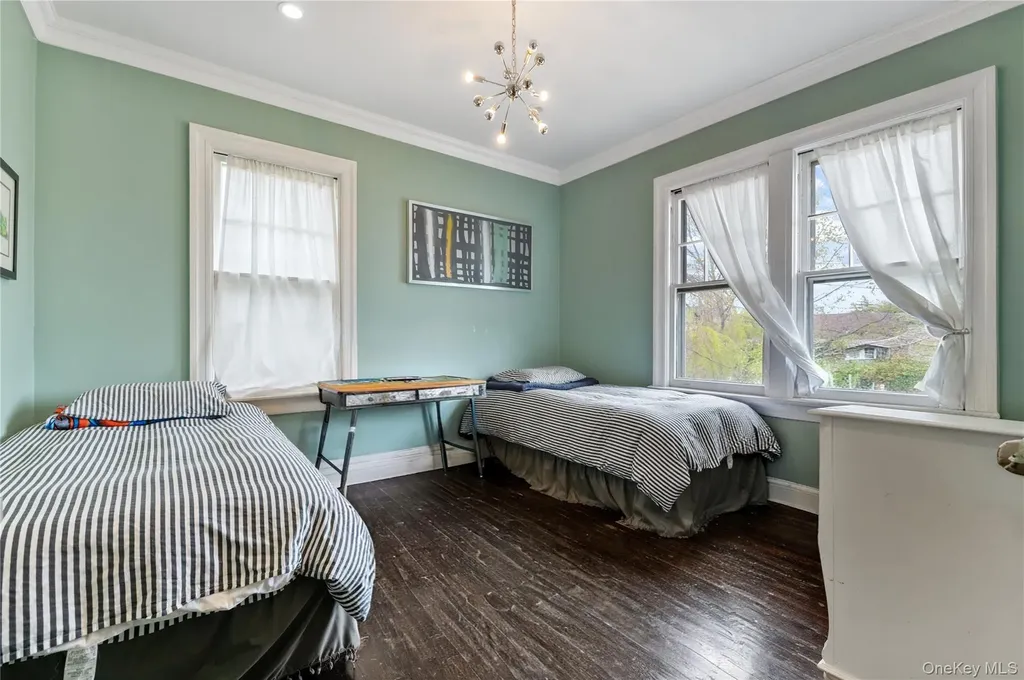 61 Margaret Avenue Lawrence NY 11559