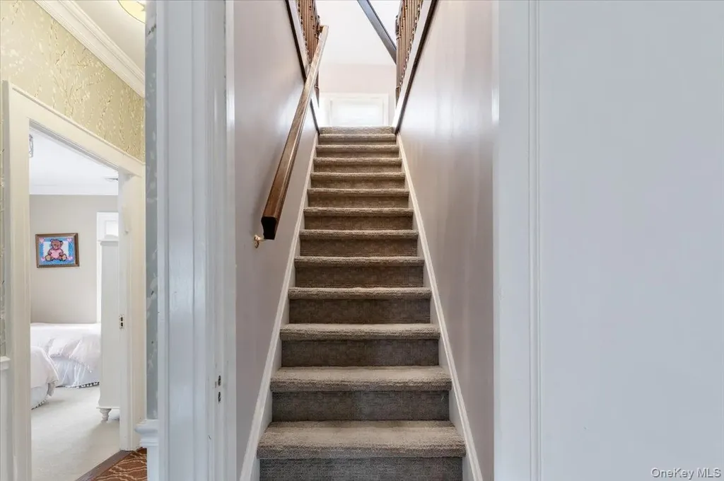 61 Margaret Avenue Lawrence NY 11559