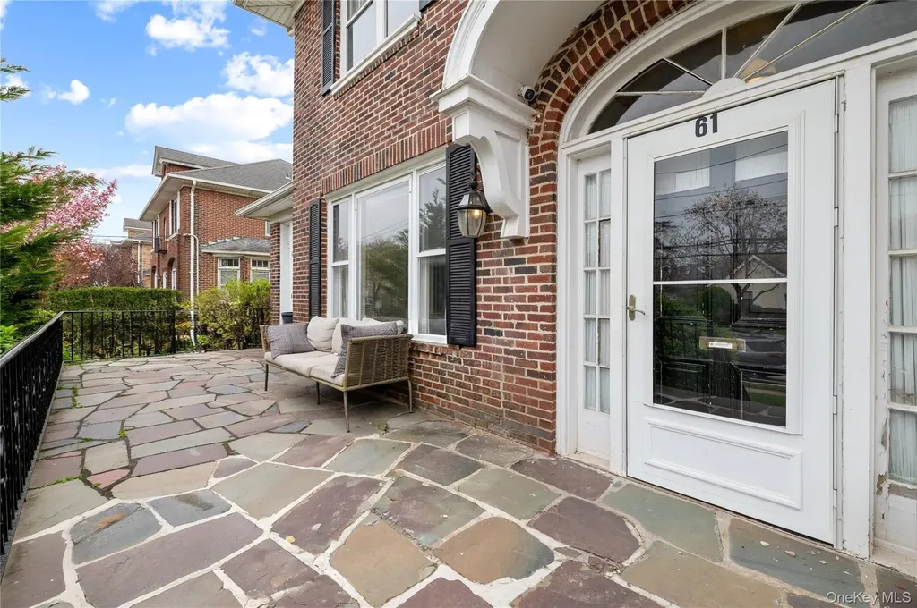 61 Margaret Avenue Lawrence NY 11559
