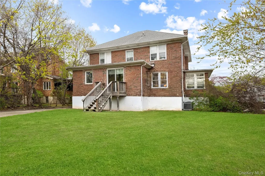 61 Margaret Avenue Lawrence NY 11559