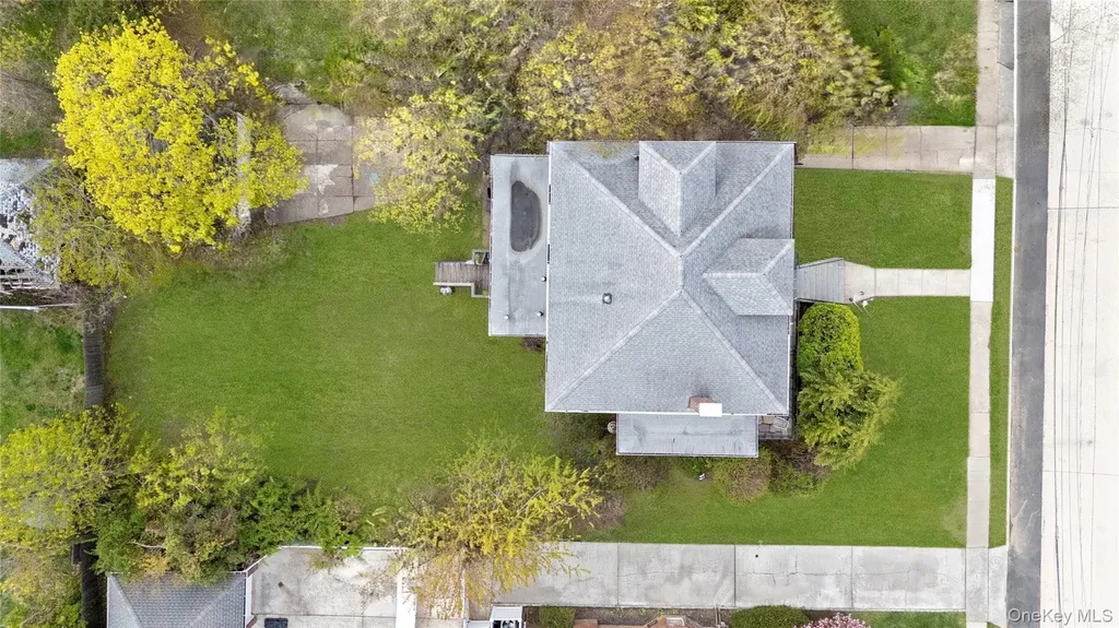 61 Margaret Avenue Lawrence NY 11559