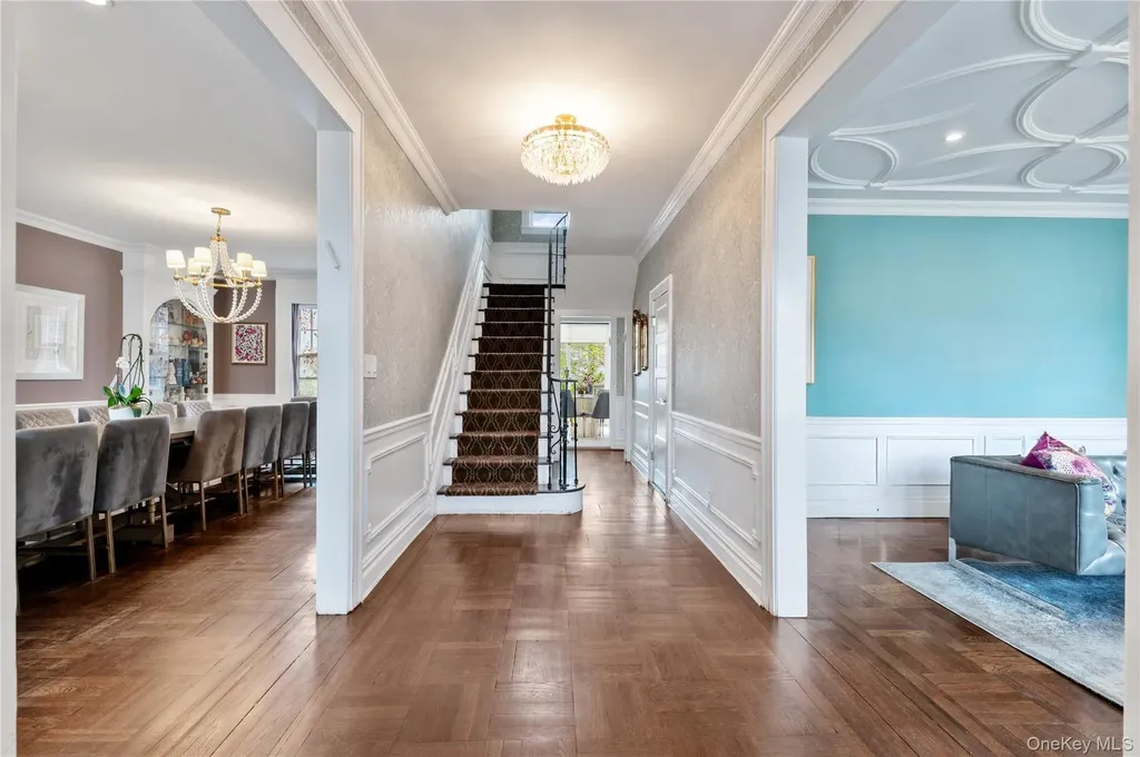 61 Margaret Avenue Lawrence NY 11559