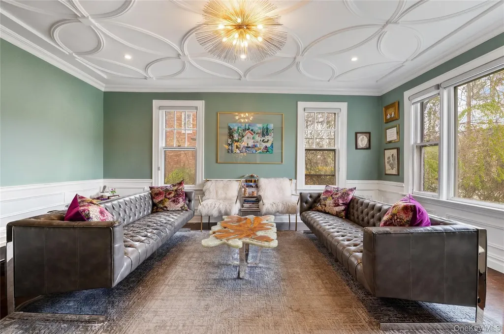 61 Margaret Avenue Lawrence NY 11559
